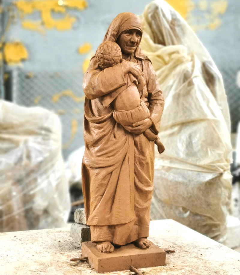 mother teresa statue..