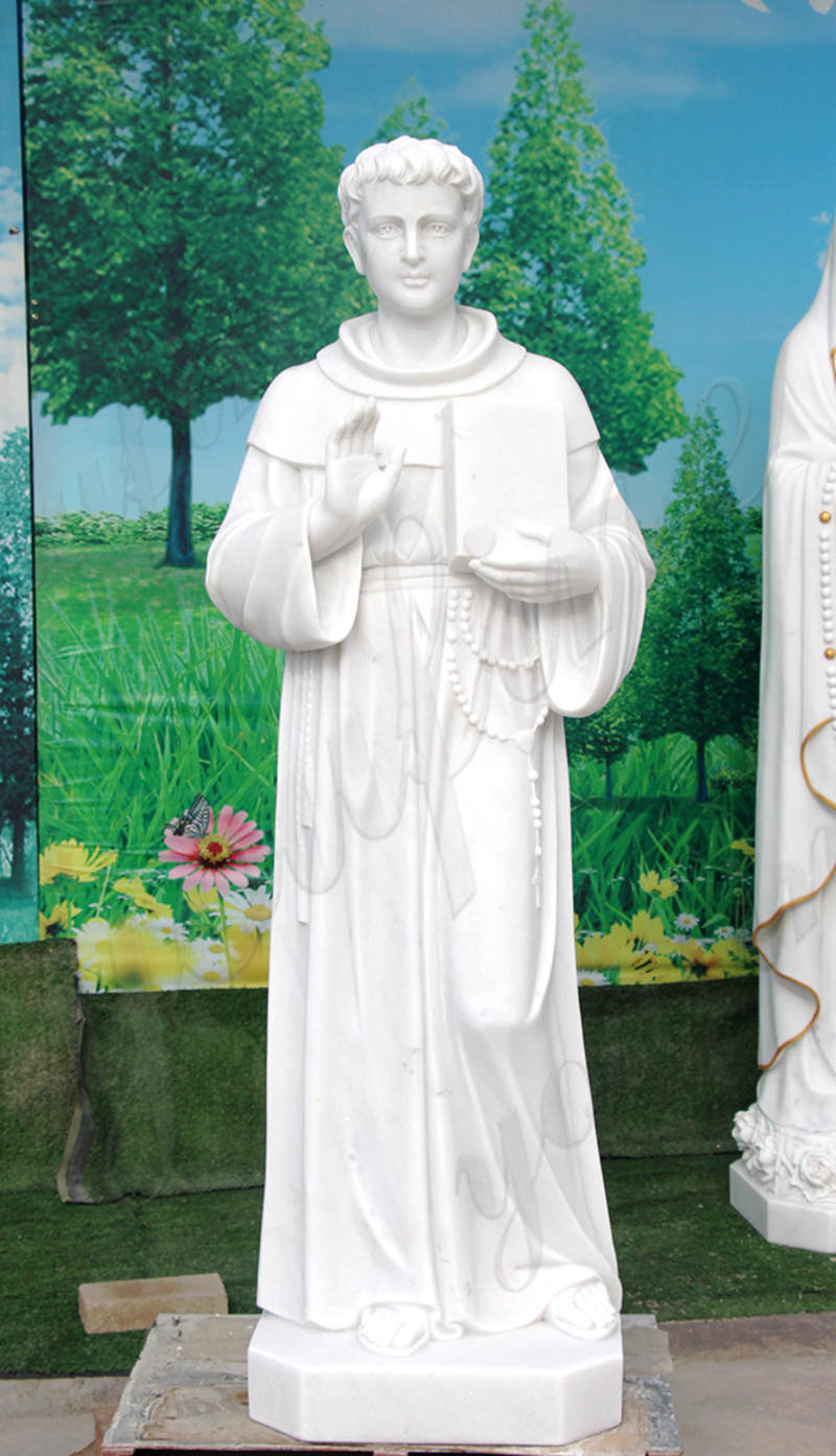 Thomas Aquinas sculpture