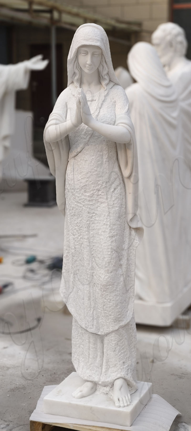 mary statue