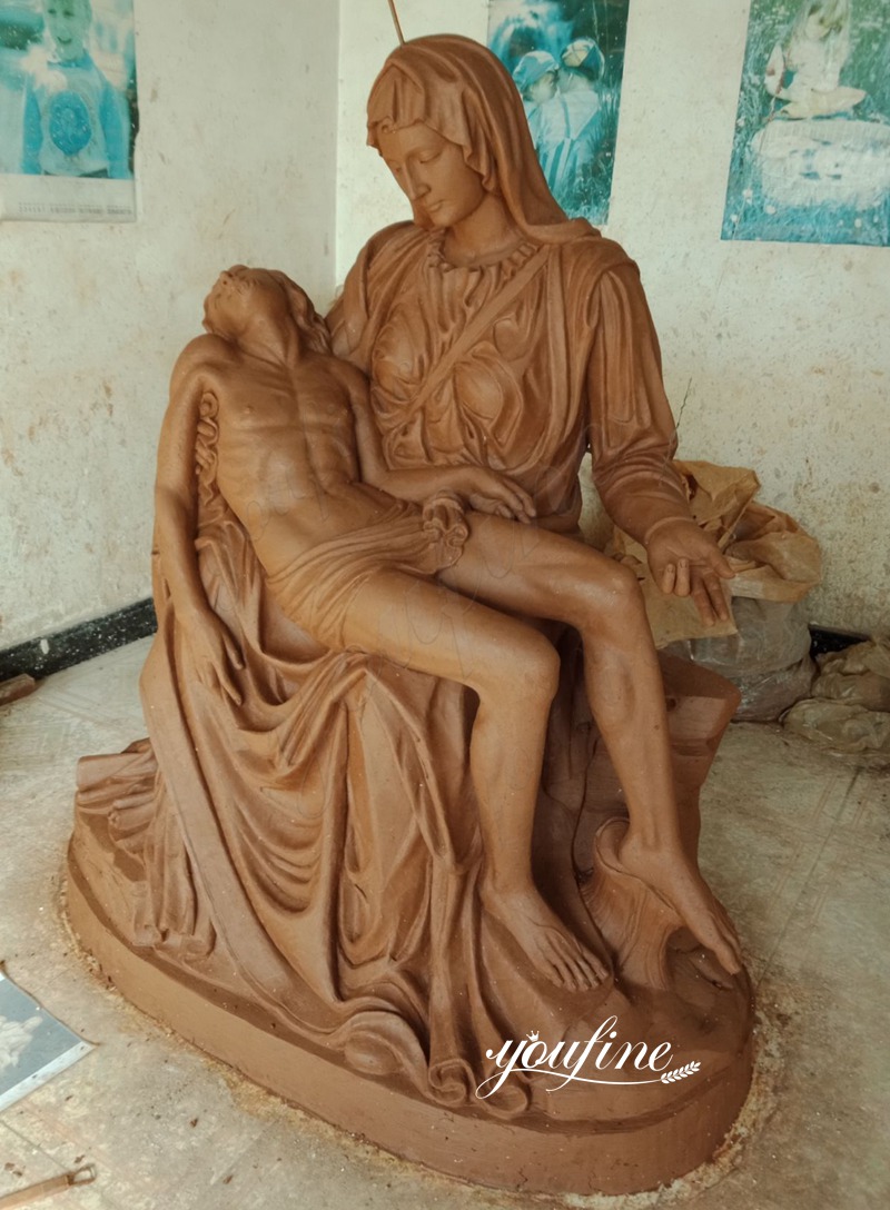 michelangelo pieta sculpture